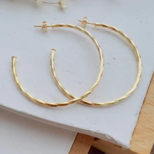 Argola Folheado a Ouro Tubo Torcido Liso G  - 215