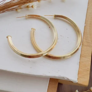 Argola Folheado a Ouro Tubo Quadrado Estriado G - 218